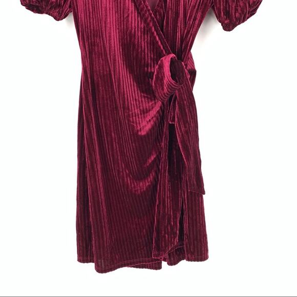 Privacy Please Maroon Velvet Wrap Dress Women’s Size Small NWOT - Picture 3 of 10